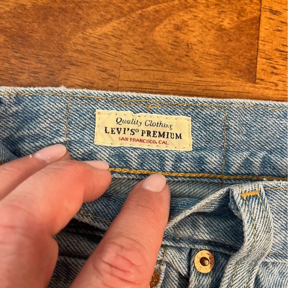 Vintage Levi’s cutoff Light Blue Distressed Denim Shorts 501 ‘93 size 34 7” - Picture 7 of 12